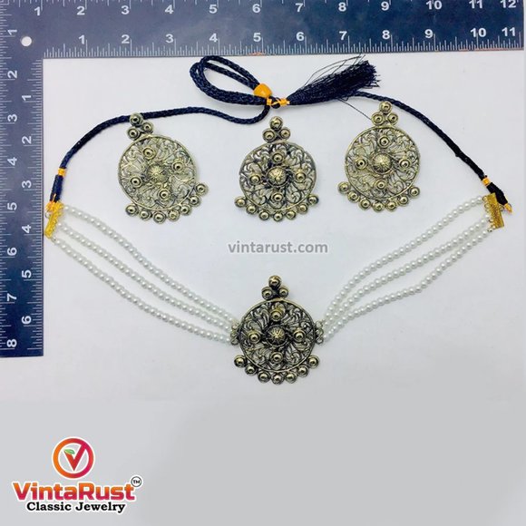 White Pearls Beaded Choker Necklace With Earrings and Ring - Picture 9 of 9